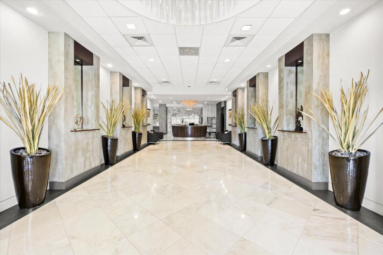 3015 N Ocean Boulevard, Unit 18L, Fort Lauderdale, FL 33308 Photo