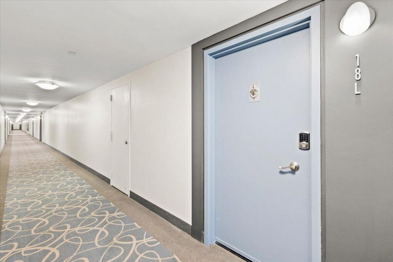 3015 N Ocean Boulevard, Unit 18L, Fort Lauderdale, FL 33308 Photo
