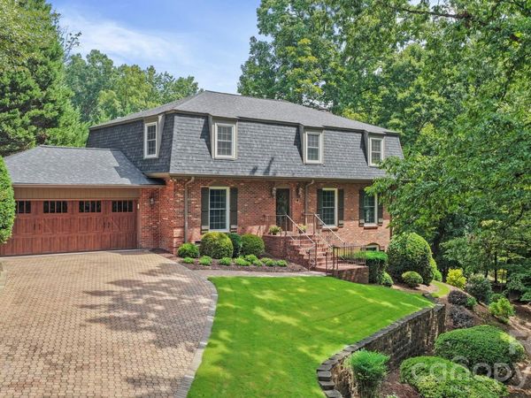 200 Keyhole Court , Cramerton, NC 28032