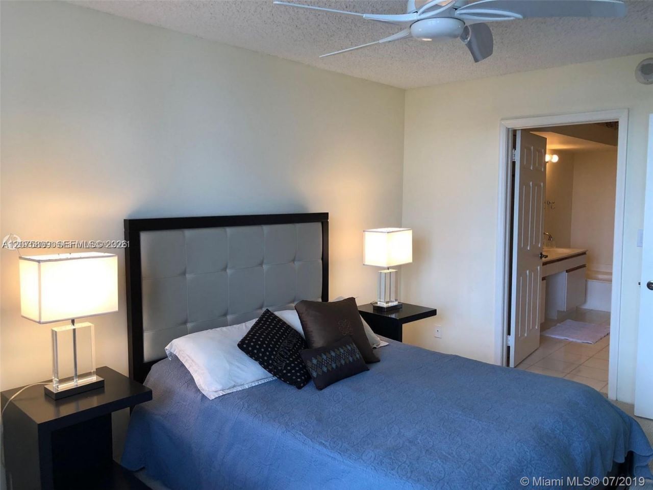 3530 Mystic Pointe Dr , Unit 1008, Aventura, FL 33180 Photo