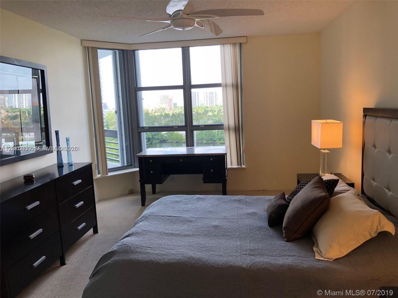 3530 Mystic Pointe Dr , Unit 1008, Aventura, FL 33180 Photo