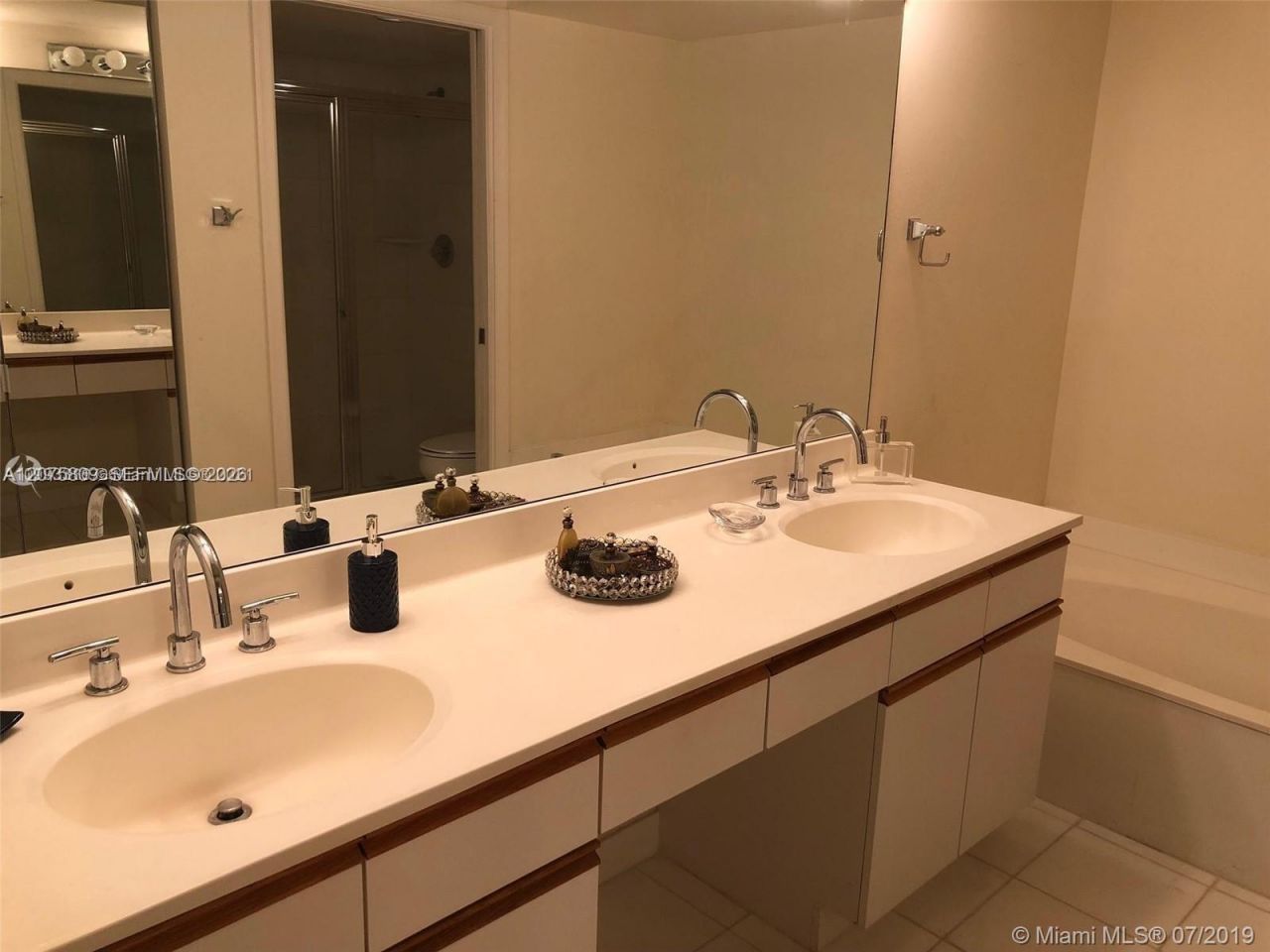 3530 Mystic Pointe Dr , Unit 1008, Aventura, FL 33180 Photo