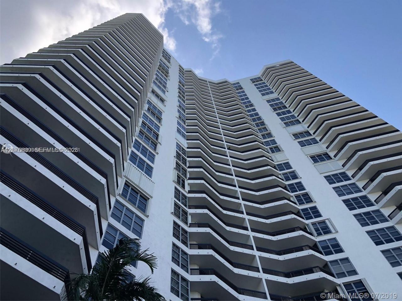 3530 Mystic Pointe Dr , Unit 1008, Aventura, FL 33180 Photo