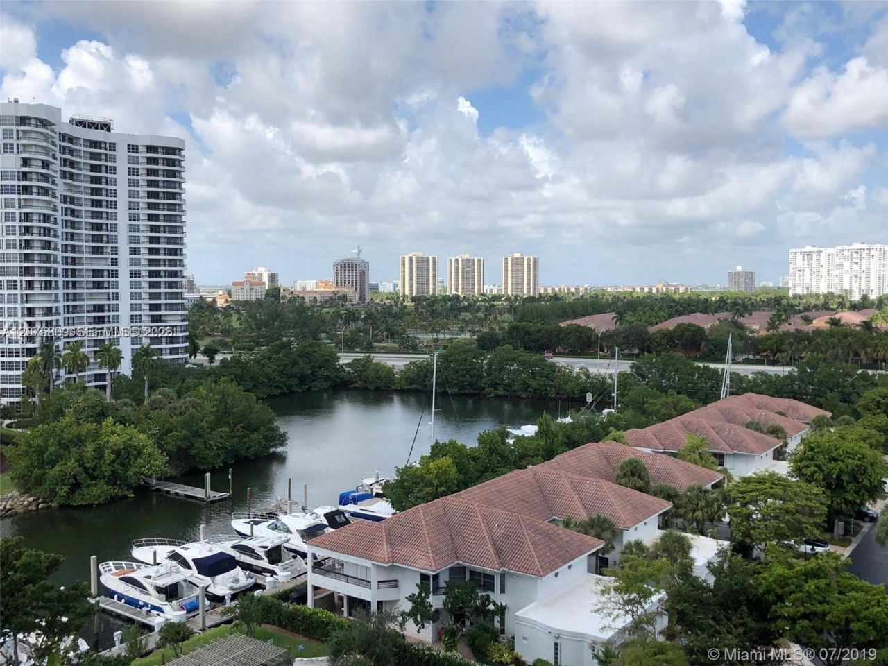 3530 Mystic Pointe Dr , Unit 1008, Aventura, FL 33180 Photo