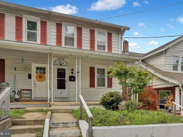 5 MONROE STREET, MOHNTON, PA 19540