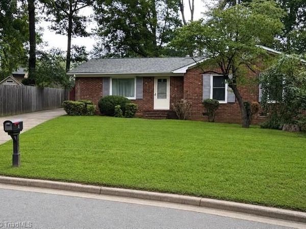 4 Lynhaven Court , Greensboro, NC 27406