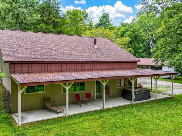14933 Rhoads Road , Logan, OH 43138