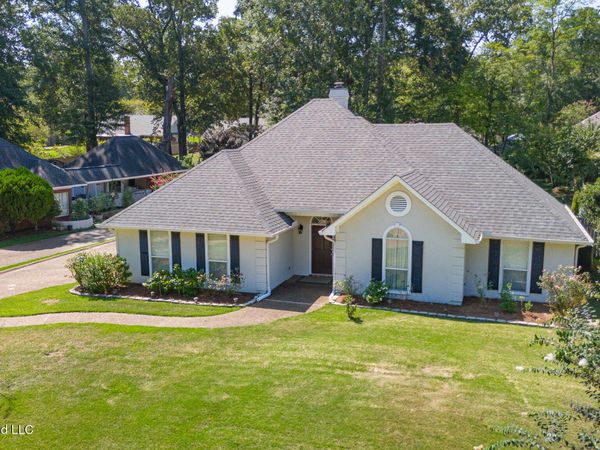 313 Autumn Crest Drive, Ridgeland, MS 39157