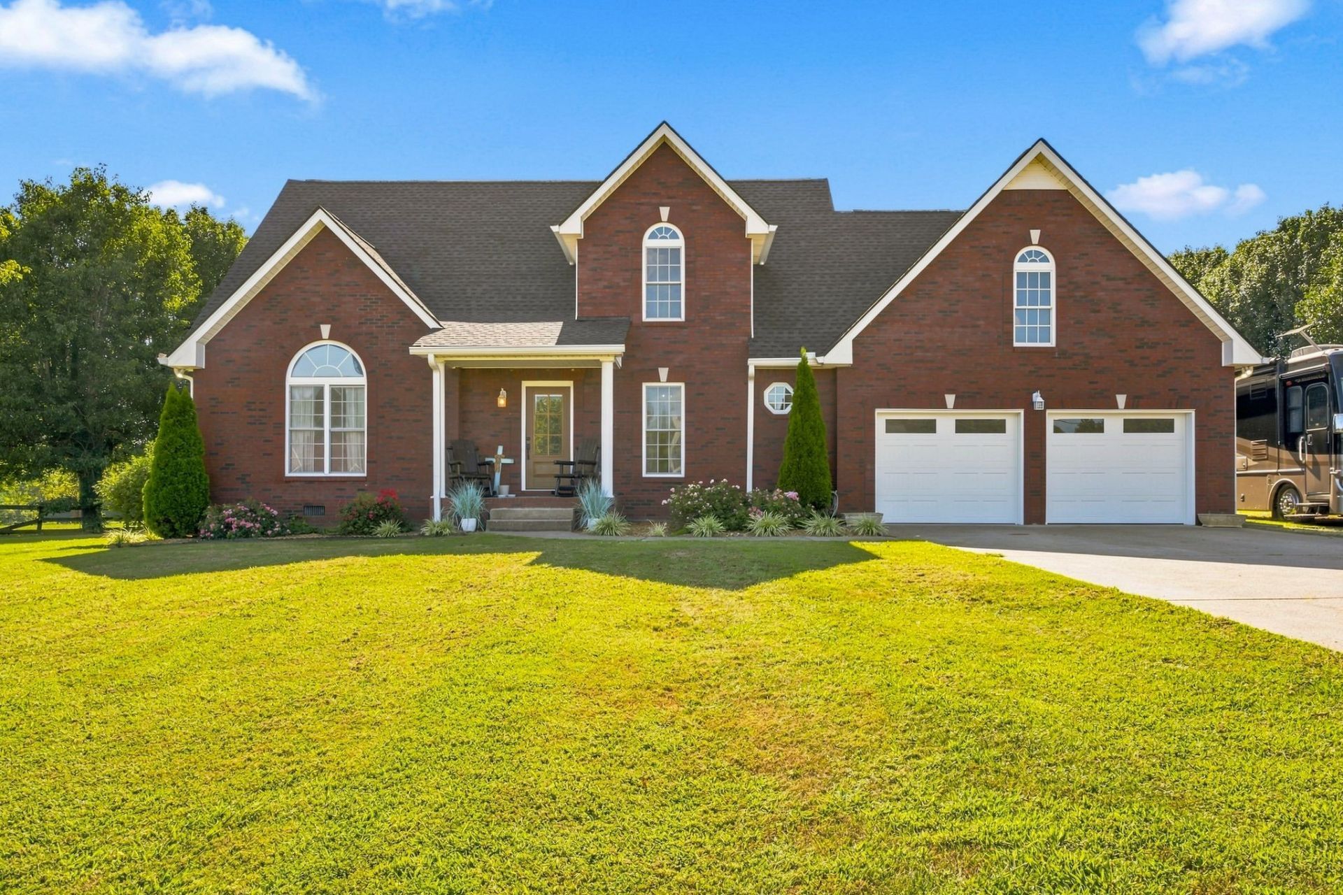 2053 Hickory Dr Springfield, TN 37172