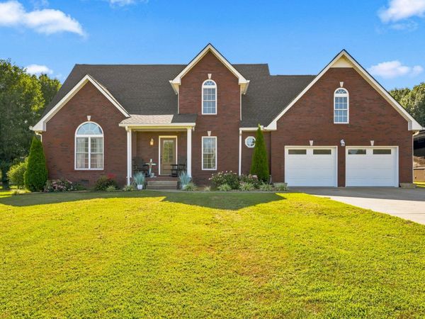2053 Hickory Dr, Springfield, TN 37172