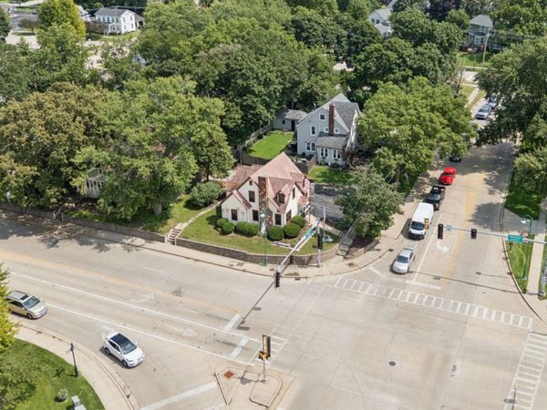 6 E Washington Street, Oswego, IL 60543