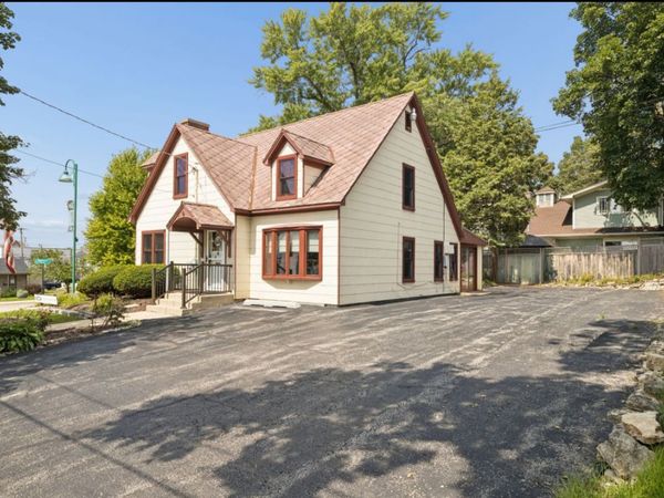 6 E Washington Street , Oswego, IL 60543