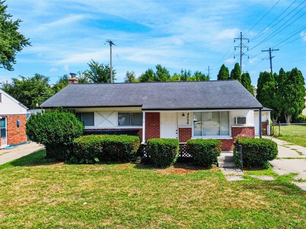 4509 Cheyenne Avenue , Flint, Mi 48507