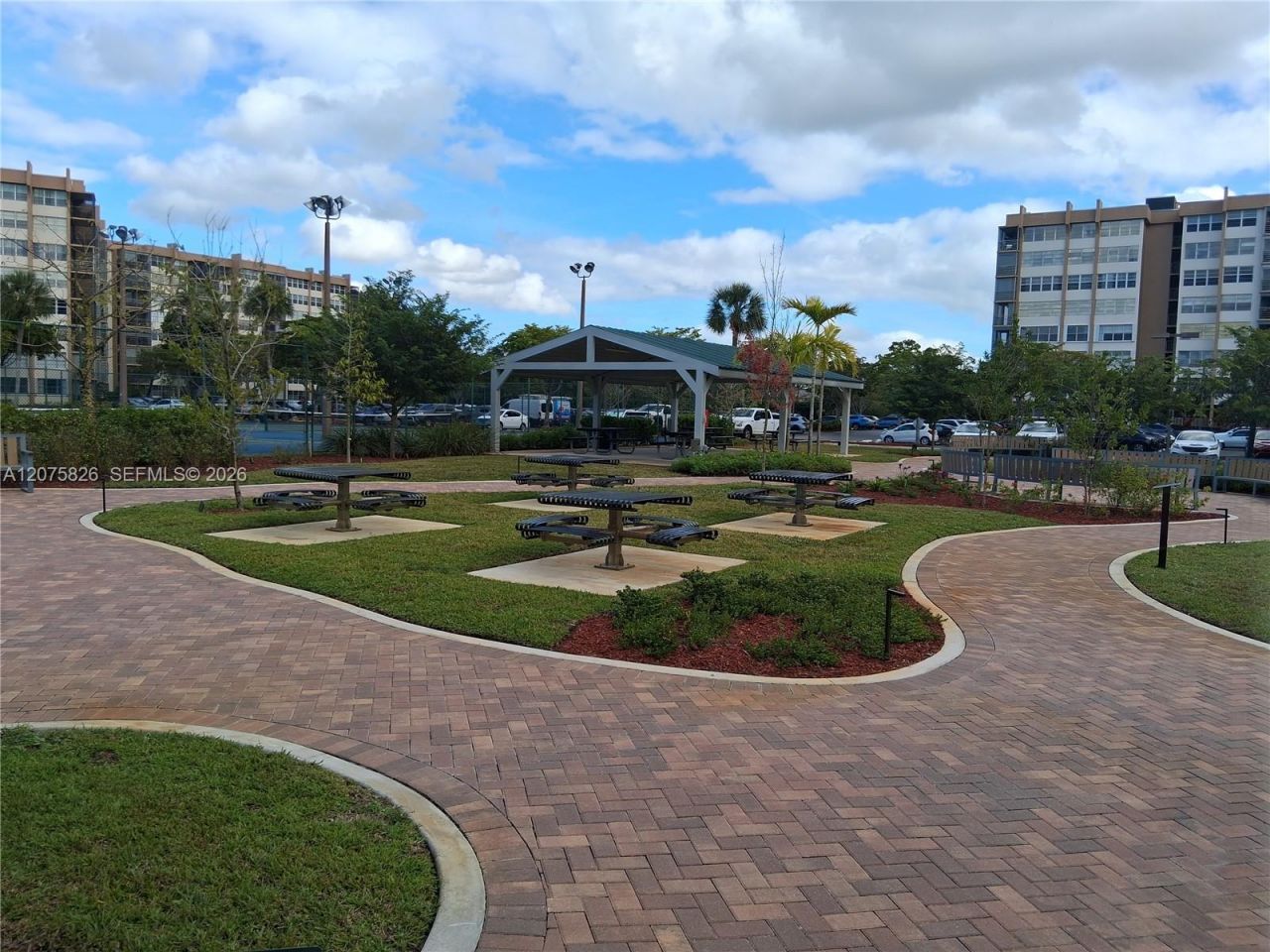900 St Charles Pl, Unit PH5, Pembroke Pines, FL 33026 Photo