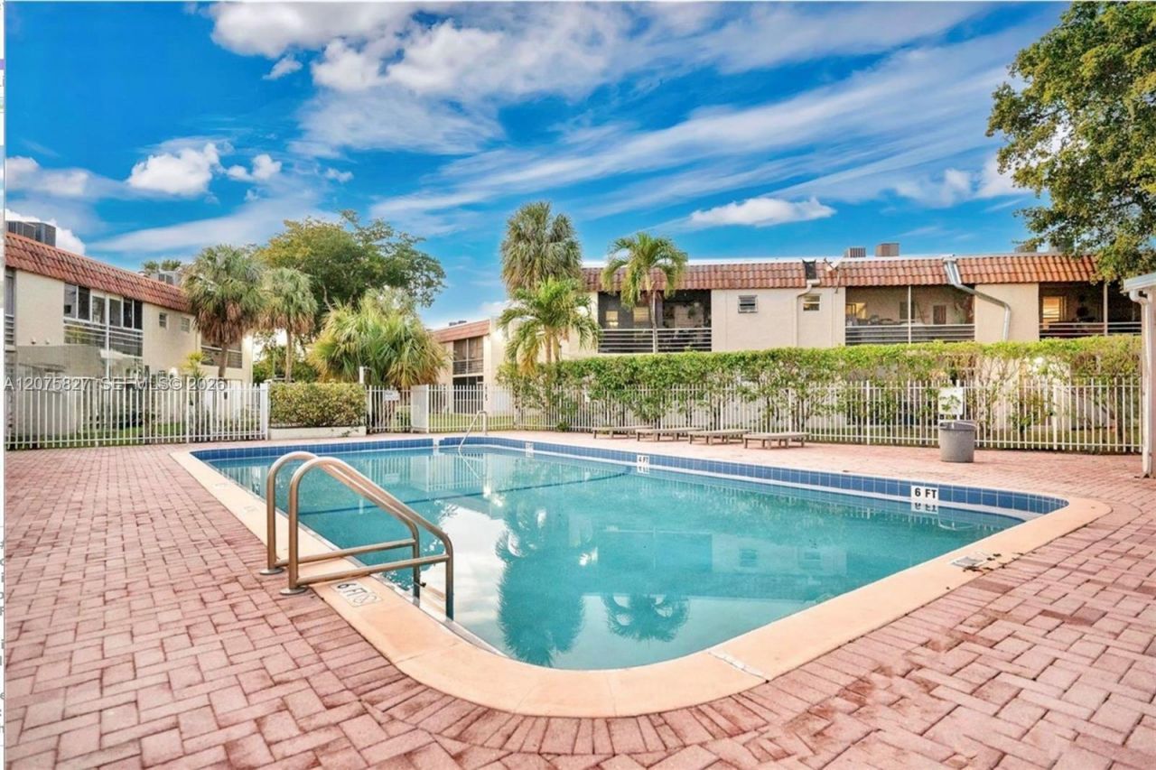 3777 NW 78th Ave , Unit 10B, Davie, FL 33024 Photo