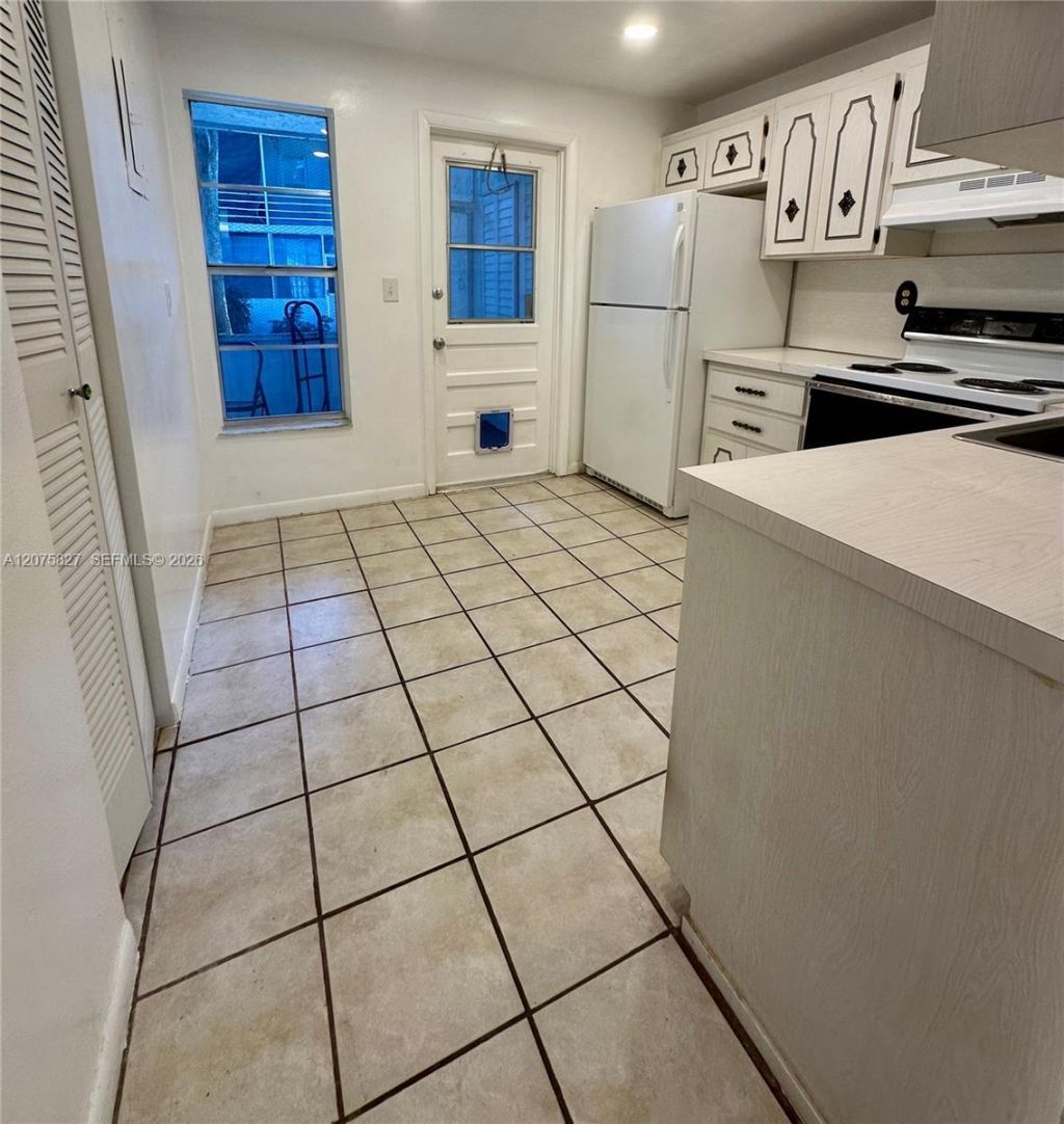 3777 NW 78th Ave , Unit 10B, Davie, FL 33024 Photo
