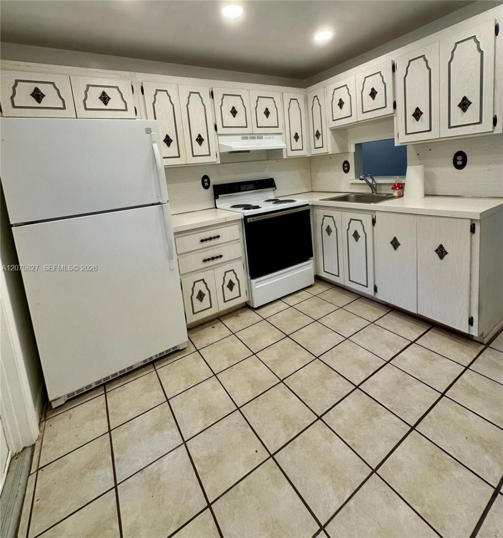 3777 NW 78th Ave , Unit 10B, Davie, FL 33024 Photo