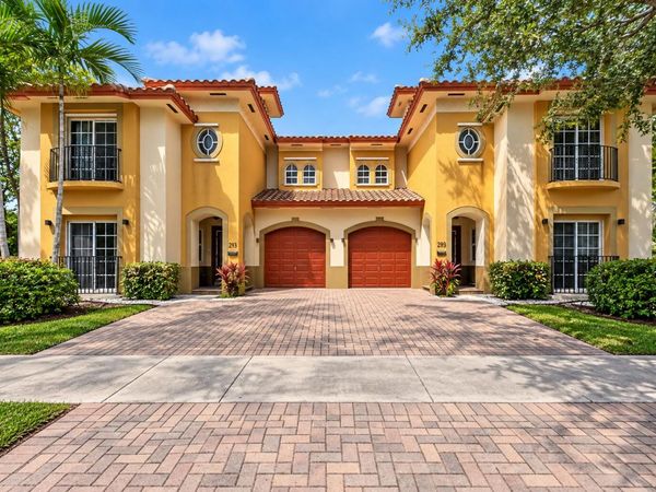 203 NW 12TH Avenue, Unit 205, Fort Lauderdale, FL 33311