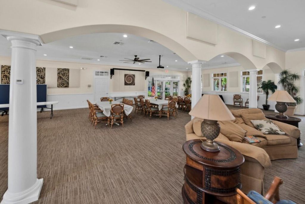 6 Harbour Isle Drive E, Unit 205, Fort Pierce, FL 34949 Photo
