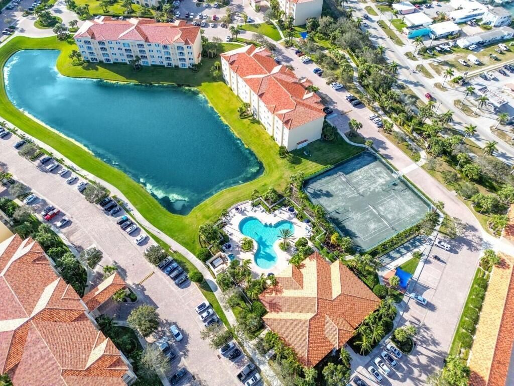 6 Harbour Isle Drive E, Unit 205, Fort Pierce, FL 34949 Photo