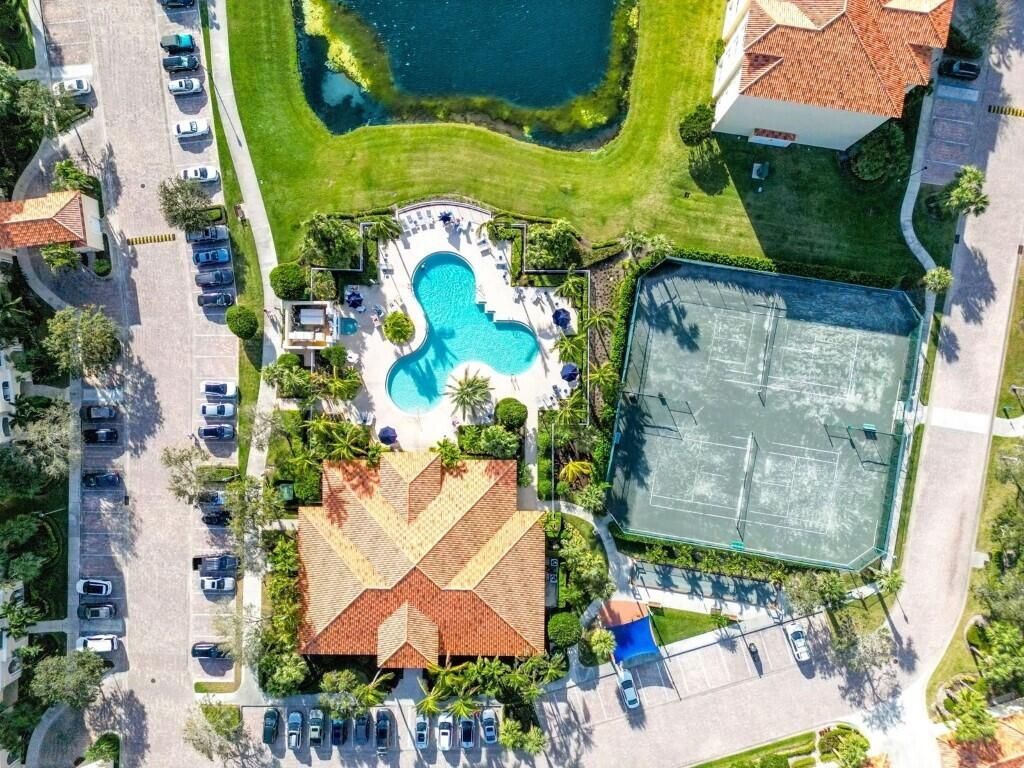 6 Harbour Isle Drive E, Unit 205, Fort Pierce, FL 34949 Photo