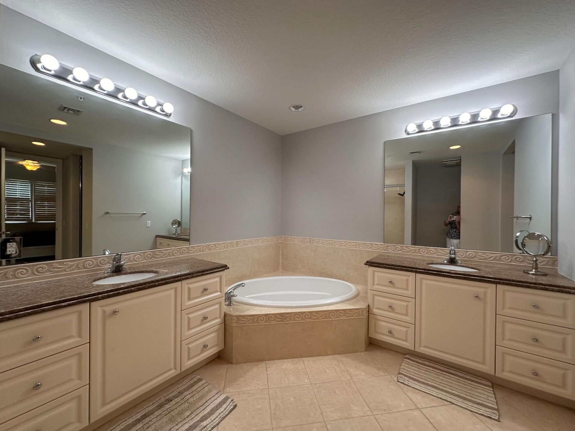 6 Harbour Isle Drive E, Unit 205, Fort Pierce, FL 34949 Photo