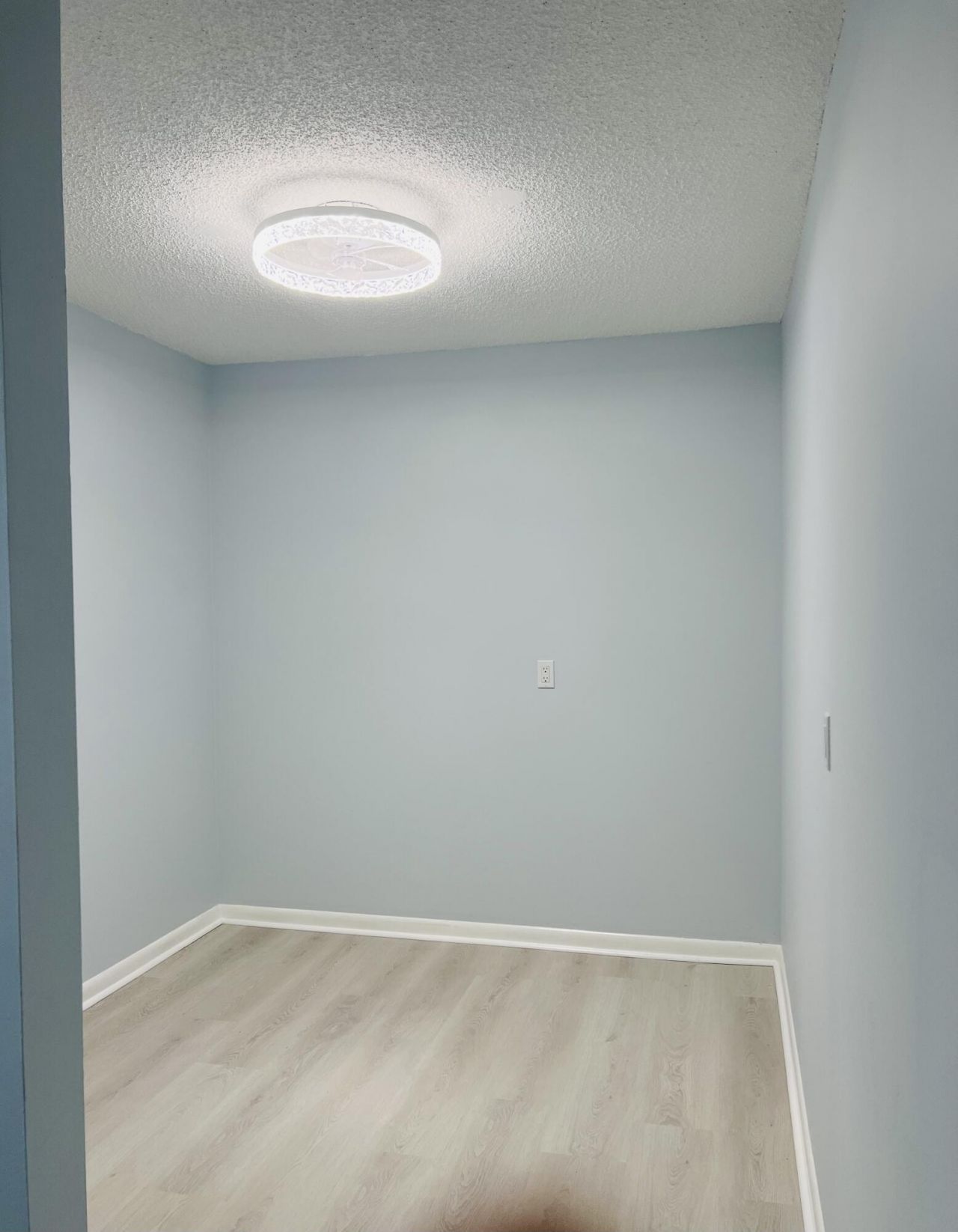 3635 Whitehall Drive, Unit 404, West Palm Beach, FL 33401 Photo