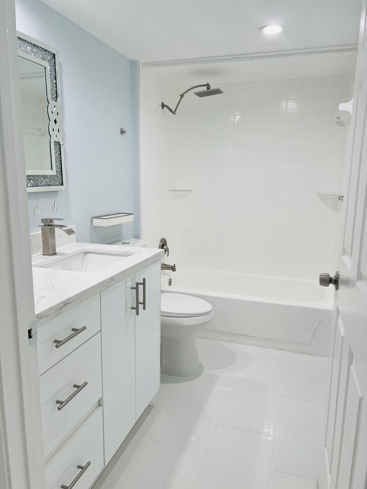 3635 Whitehall Drive, Unit 404, West Palm Beach, FL 33401 Photo