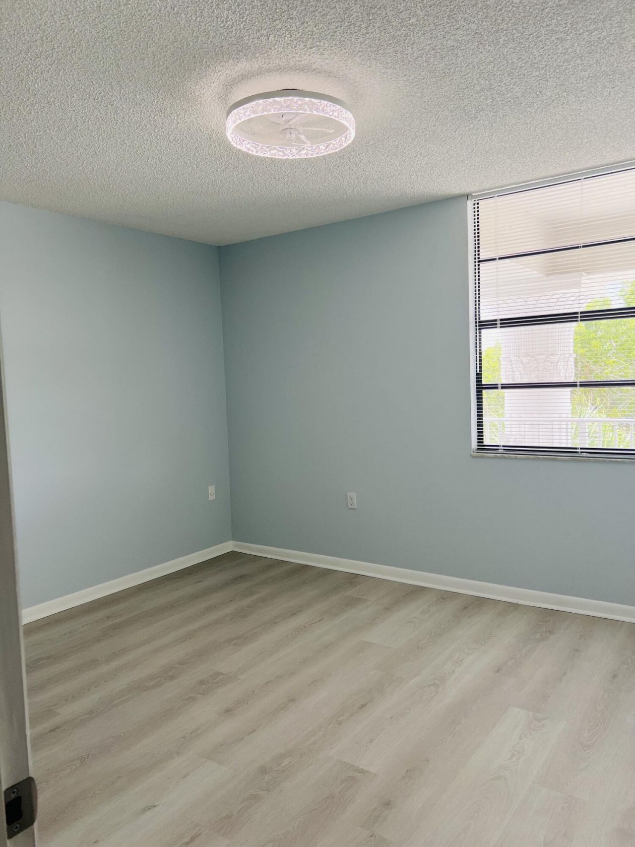 3635 Whitehall Drive, Unit 404, West Palm Beach, FL 33401 Photo