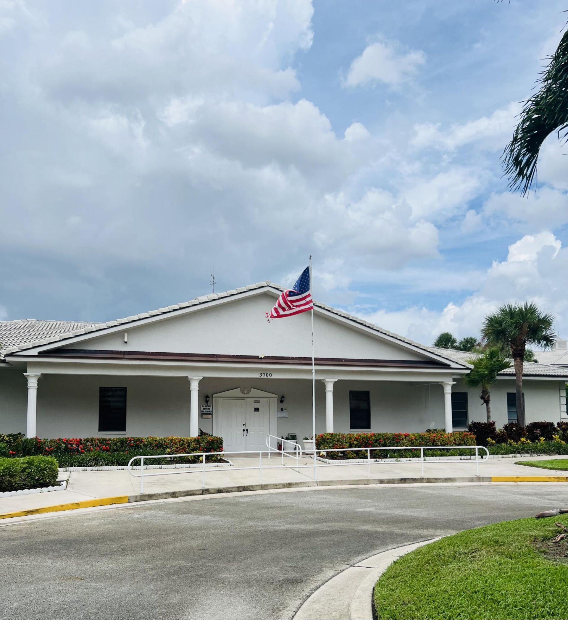 3635 Whitehall Drive, Unit 404, West Palm Beach, FL 33401 Photo
