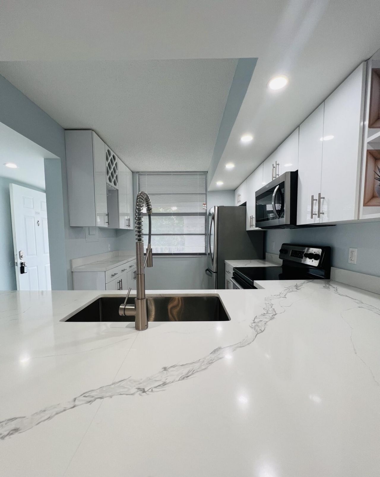 3635 Whitehall Drive, Unit 404, West Palm Beach, FL 33401 Photo