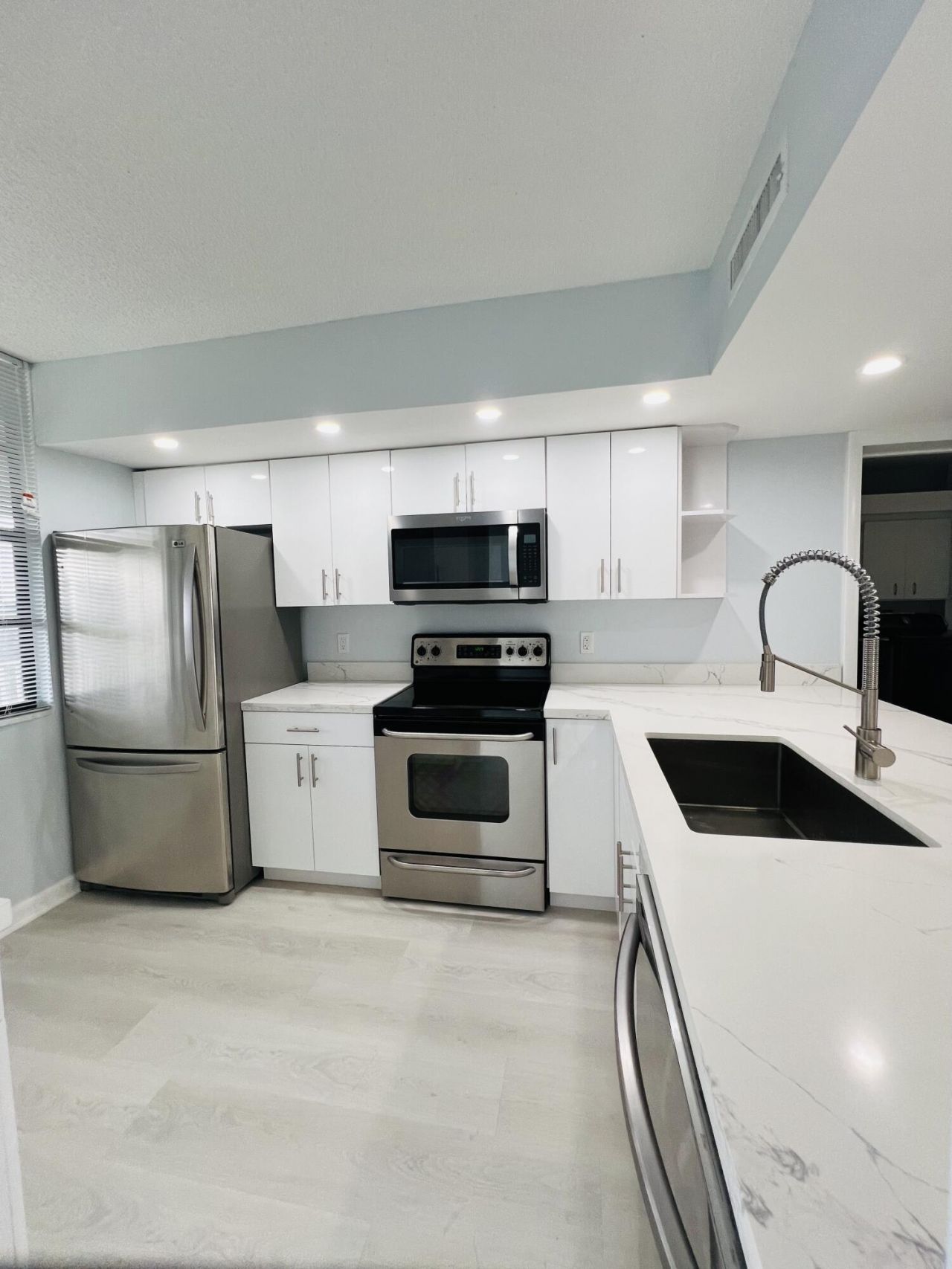 3635 Whitehall Drive, Unit 404, West Palm Beach, FL 33401 Photo