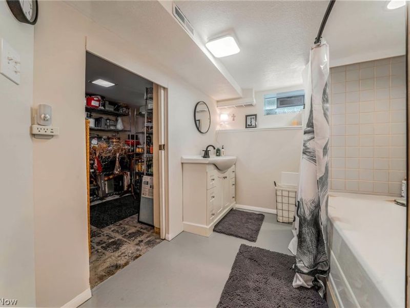 3387 W 125th Street, Cleveland, OH 44111 Photo 21