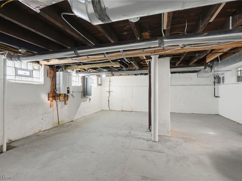 2525 Thurman Avenue, Cleveland, OH 44113 Photo 29