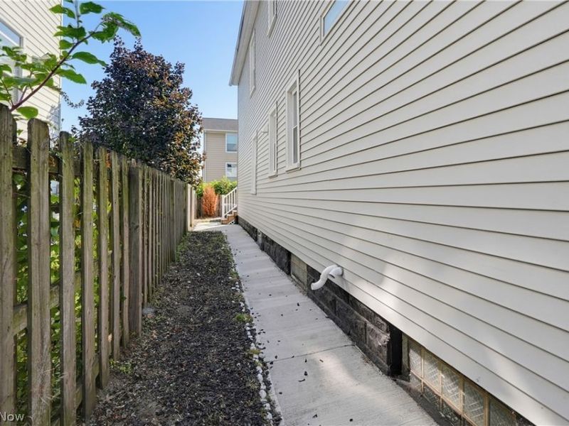 2525 Thurman Avenue, Cleveland, OH 44113 Photo 32