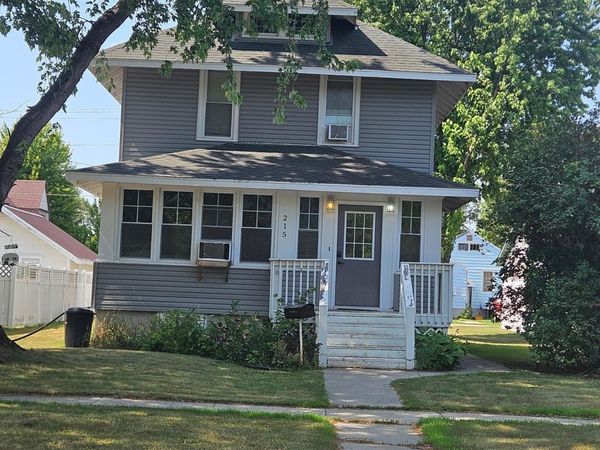 215 8th Street N, Breckenridge, MN 56520
