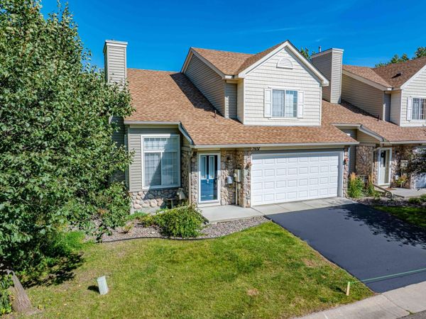 7657 Primrose Place, Chanhassen, MN 55317