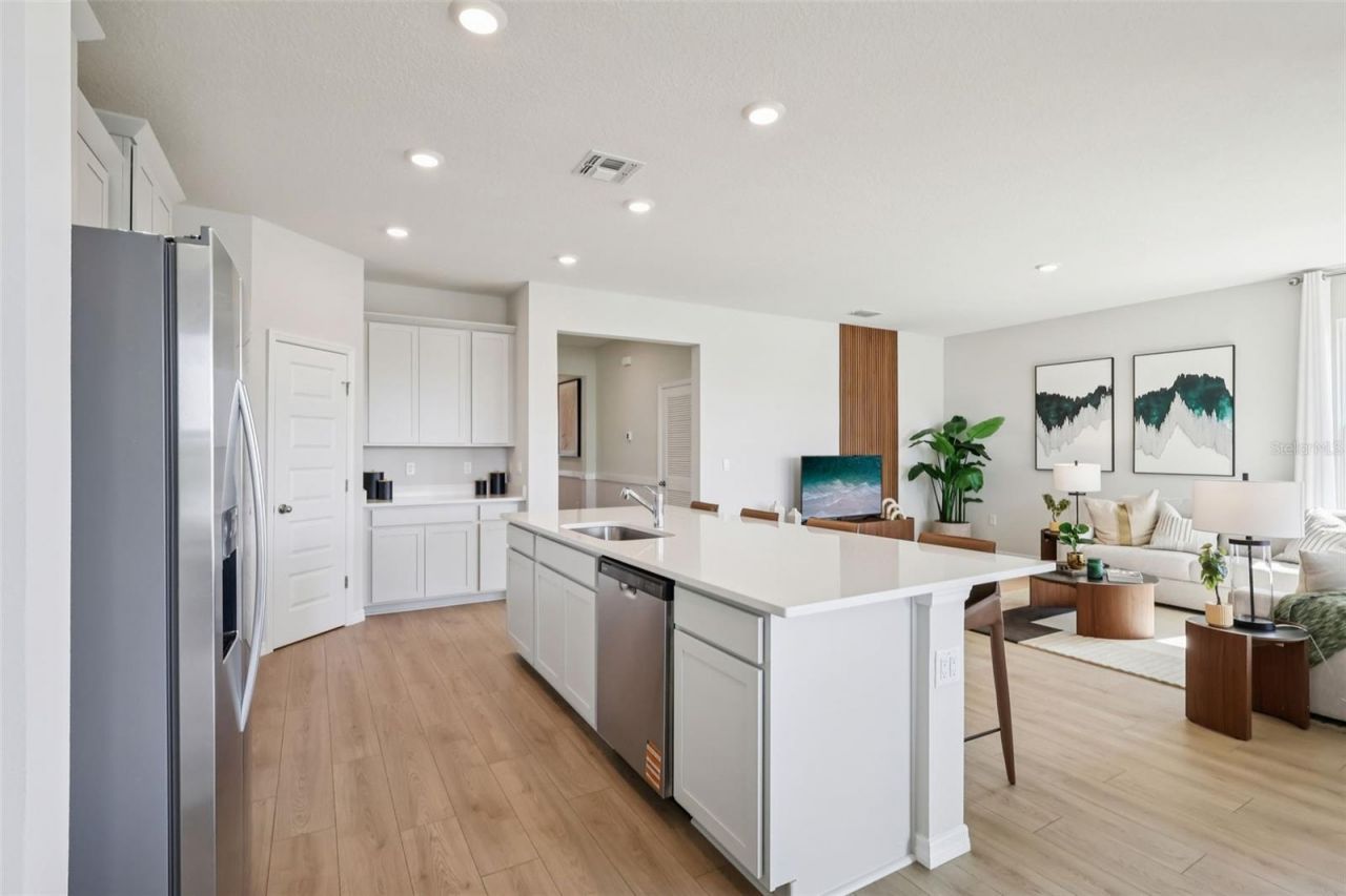 8595 Hempstead Way , Mount Dora, FL 32757 Photo