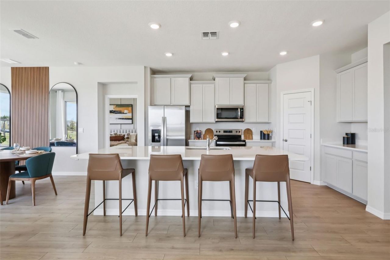 8595 Hempstead Way , Mount Dora, FL 32757 Photo