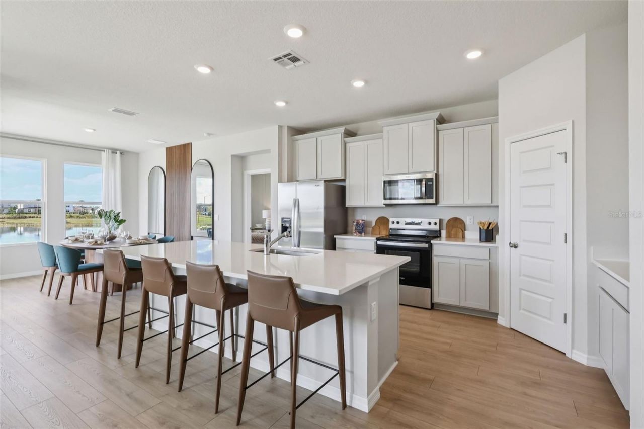 8595 Hempstead Way , Mount Dora, FL 32757 Photo