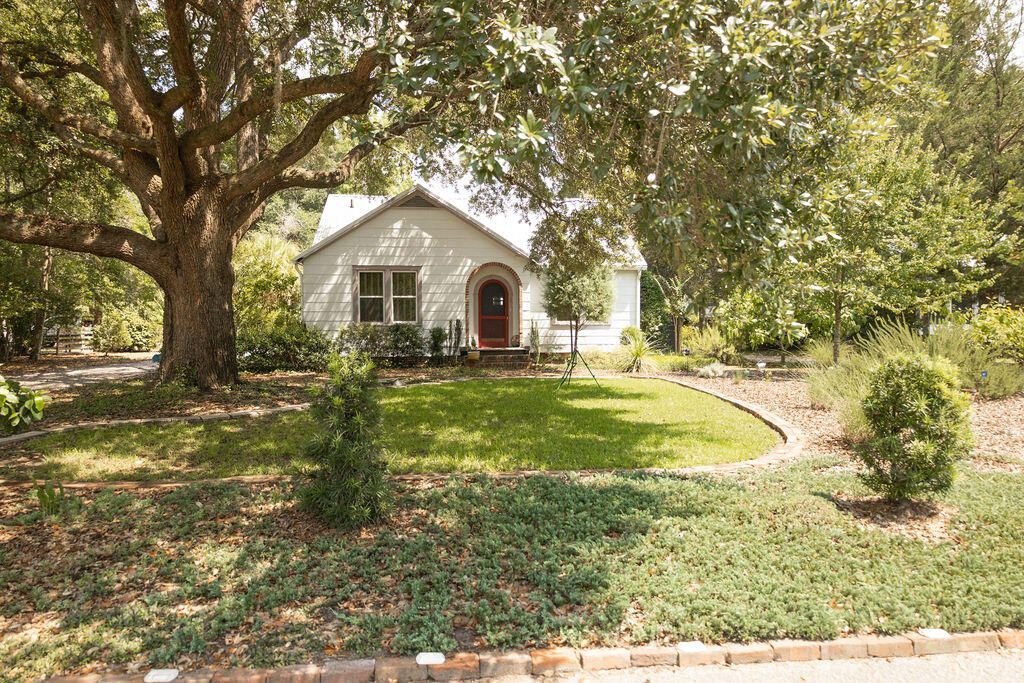 407 Dowling Avenue Photo 2