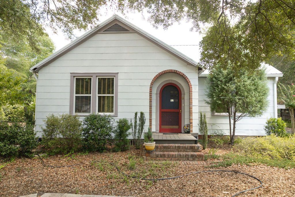 407 Dowling Avenue Photo 3