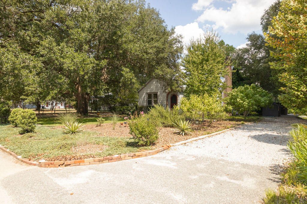 407 Dowling Avenue Photo 33