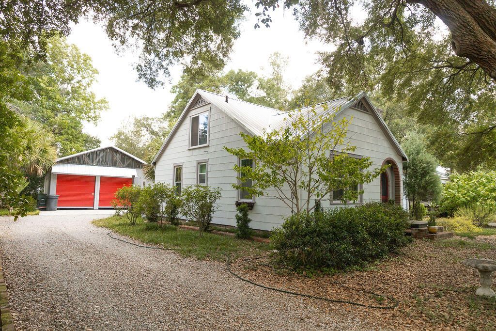 407 Dowling Avenue Photo 5