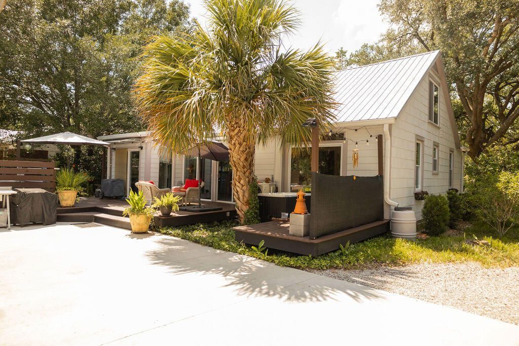 407 Dowling Avenue Photo 8