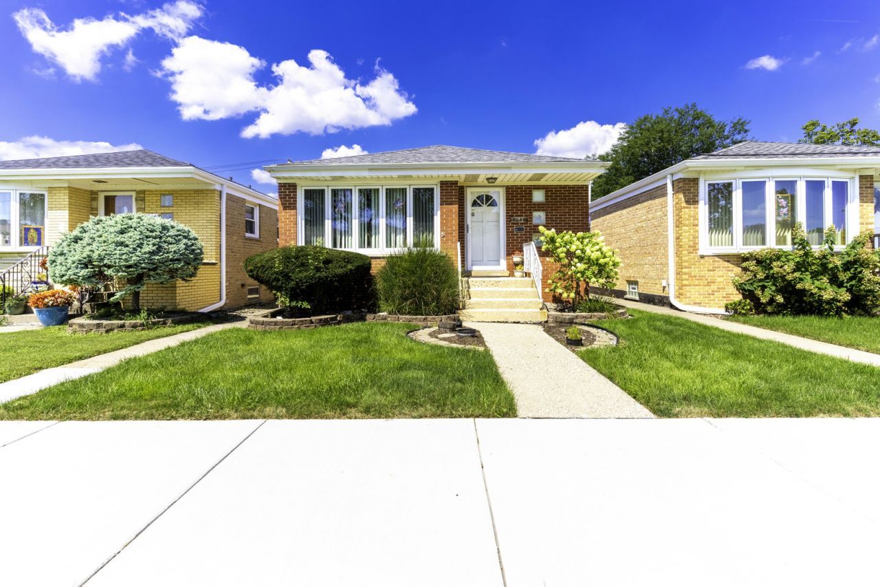 6040 W 59th Street, Chicago, IL 60638 Main Photo