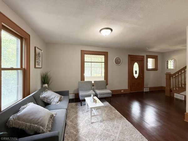 324 Topping Street , Saint Paul, MN 55117