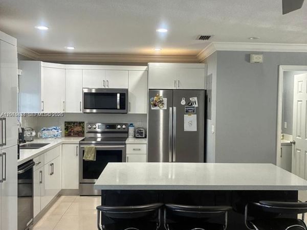 9425 NW 114th Ln , Unit 3, Hialeah Gardens, FL 33018