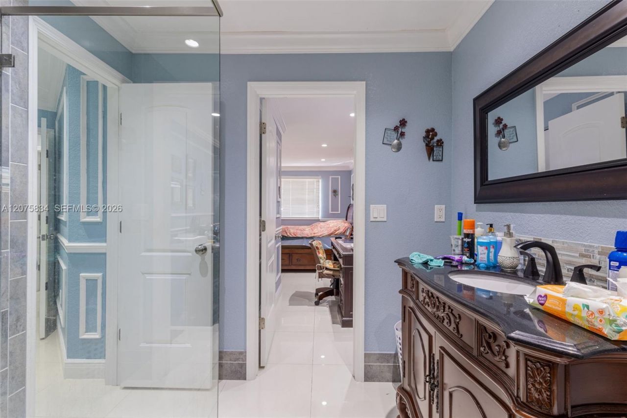 9425 NW 114th Ln , Unit 3, Hialeah Gardens, FL 33018 Photo