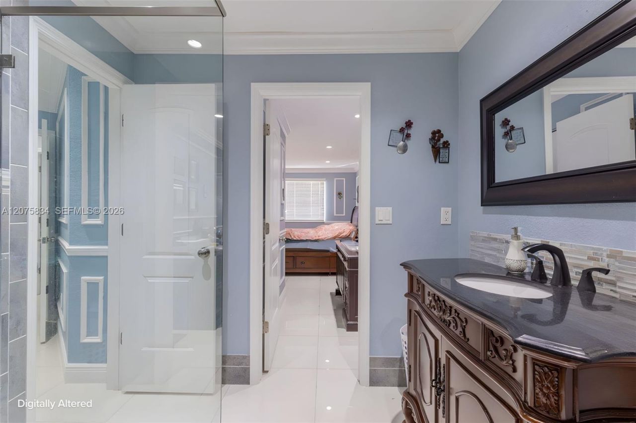 9425 NW 114th Ln , Unit 3, Hialeah Gardens, FL 33018 Photo